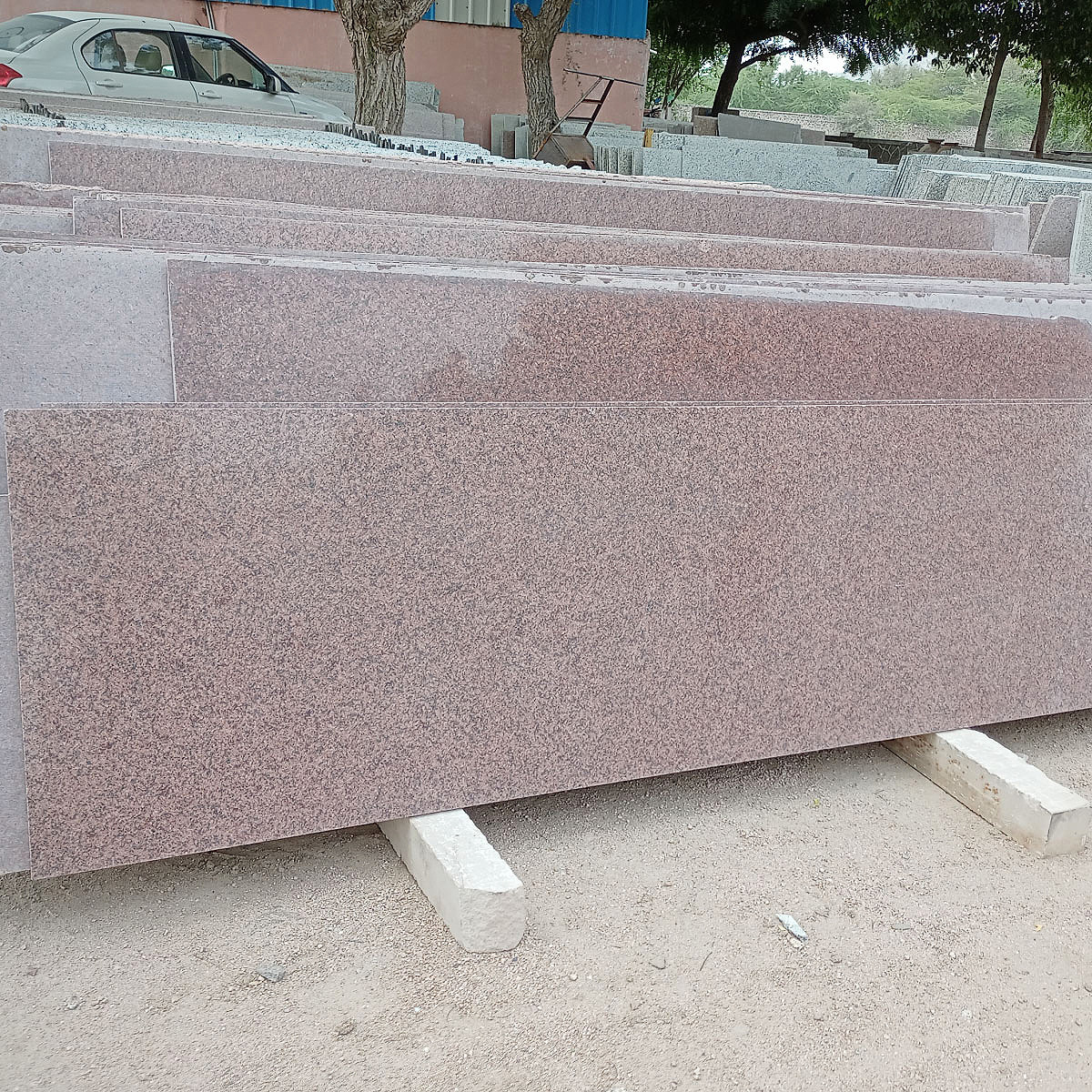 Bruno red granite cutterslab