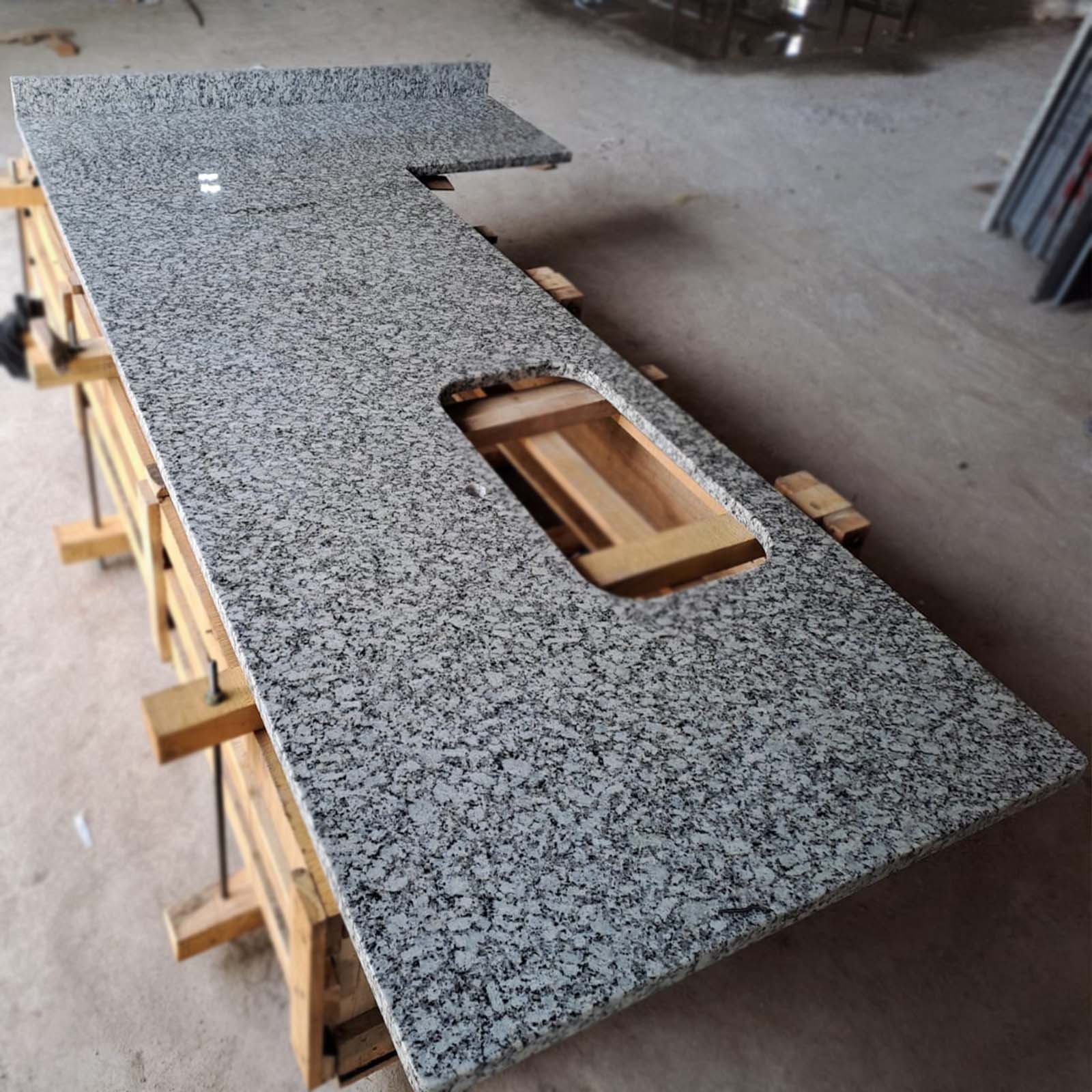 P white countertop